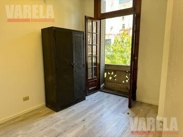 Av. Corrientes 2400 5 amb. A nuevo. Apto prof. T126m² Subte B y H. Luminoso!!
