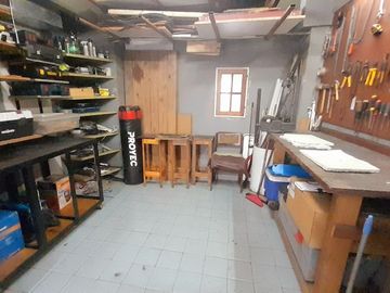 Sólido Chalet 5 amb Reciclado -  con gran Jardín y Pileta!