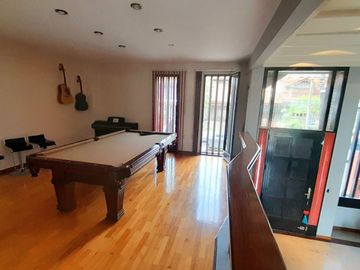 Sólido Chalet 5 amb Reciclado -  con gran Jardín y Pileta!