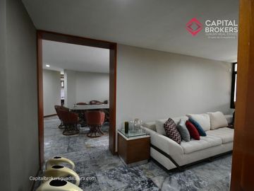 Casa en Venta en El Palomar Ideal para Remodelar Ubicación de Lujo