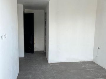 Lezica 4483 P1°: 2 amb. fte. c/ balcón. T56m²Amenities.