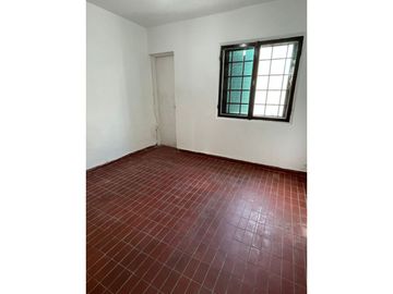 CASA 2 DORM C/PATIO - RES V SARSFIELD