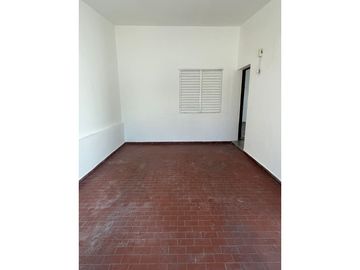 CASA 2 DORM C/PATIO - RES V SARSFIELD