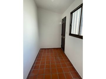 CASA 2 DORM C/PATIO - RES V SARSFIELD