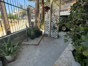 AMPLIA CASA EN VENTA // CAÑON DE LA RAZA !!!!!