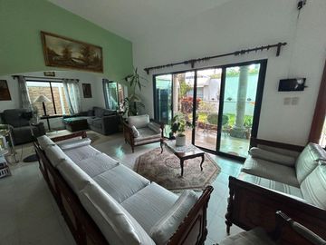 Venta Casa  de Un Nivel, Fraccionamiento con Seguridad, Junto al Río en Temixco Morelos