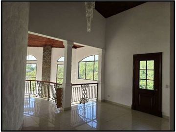 VENTA DE HERMOSA CASA EN BOQUETE (OF)