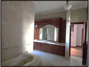 VENTA DE HERMOSA CASA EN BOQUETE (OF)