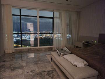 Empire Penthouse Santa Maria