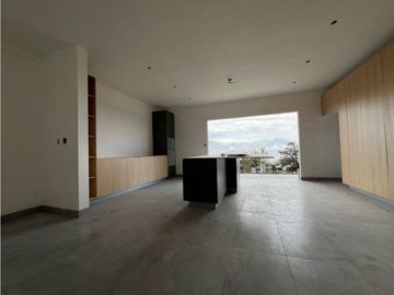 Casa en Venta en Cumbres Elite Premier con Alberca frente parque
