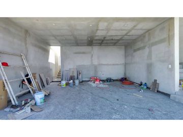 Casa en Venta en Cumbres Elite Premier con Alberca frente parque