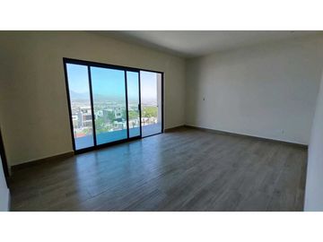 Casa en Venta en Cumbres Elite Premier con Alberca frente parque