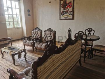 Vendo Casa con locales Parque central