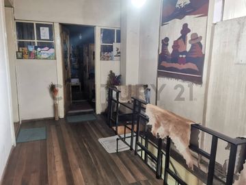 Vendo Casa con locales Parque central
