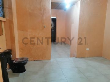 Vendo Casa con locales Parque central