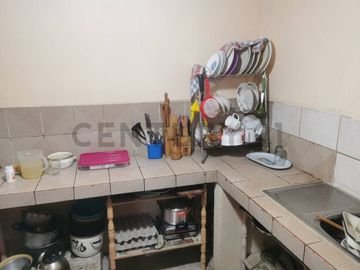 Vendo Casa con locales Parque central