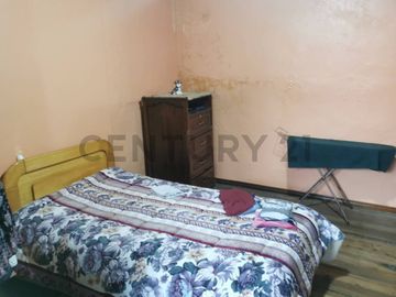 Vendo Casa con locales Parque central