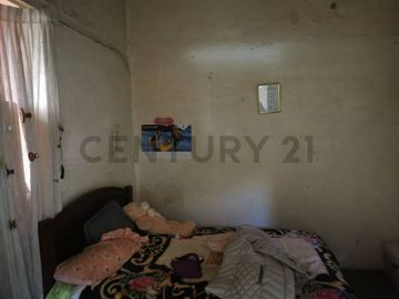 Vendo Casa con locales Parque central