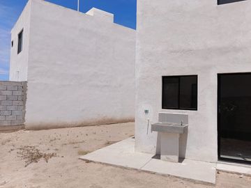 CASA RESIDENCIAL EN VENTA EN FRACC. VIBRANTA, GÓMEZ PALACIO,DGO.