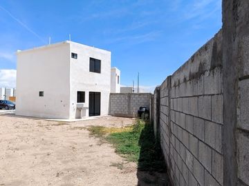 CASA RESIDENCIAL EN VENTA EN FRACC. VIBRANTA, GÓMEZ PALACIO,DGO.