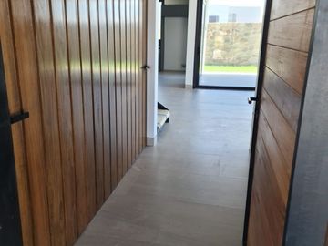 Casa en Venta en Lomas del Campanario, 4ta Recamara en PB,  3 Niveles, DOBLE ALT