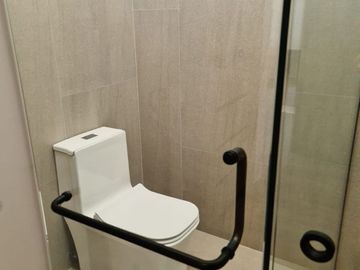 Casa en Venta en Lomas del Campanario, 4ta Recamara en PB,  3 Niveles, DOBLE ALT