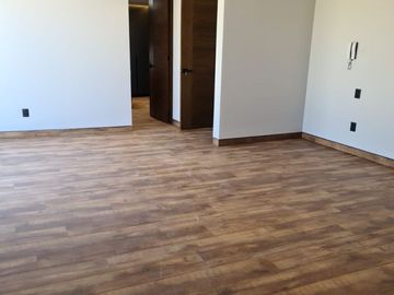 Casa en Venta en Lomas del Campanario, 4ta Recamara en PB,  3 Niveles, DOBLE ALT