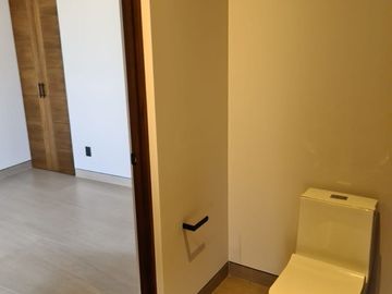 Casa en Venta en Lomas del Campanario, 4ta Recamara en PB,  3 Niveles, DOBLE ALT