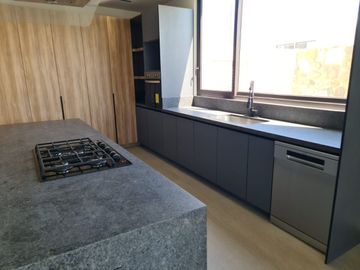 Casa en Venta en Lomas del Campanario, 4ta Recamara en PB,  3 Niveles, DOBLE ALT