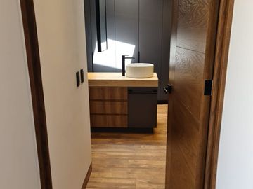 Casa en Venta en Lomas del Campanario, 4ta Recamara en PB,  3 Niveles, DOBLE ALT