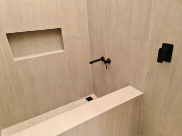 Casa en Venta en Lomas del Campanario, 4ta Recamara en PB,  3 Niveles, DOBLE ALT
