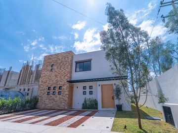 Casa en venta nueva a media cuadra de Ave. Tecnológico, cerca de Ave. Estado de México y del Parque Bicentenario