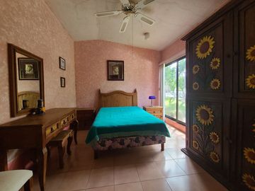 OPORTUNIDAD!! Desarrollo con 7 villas con muelle sobre laguna Pie de la Cuesta