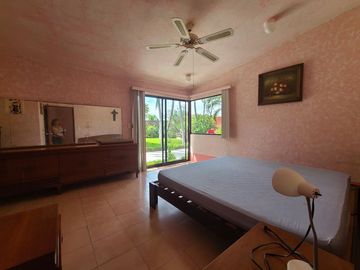 OPORTUNIDAD!! Desarrollo con 7 villas con muelle sobre laguna Pie de la Cuesta