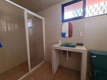 OPORTUNIDAD!! Desarrollo con 7 villas con muelle sobre laguna Pie de la Cuesta