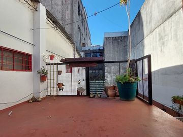 Depto.tipo casa de 6 ambientes en Venta en Almagro