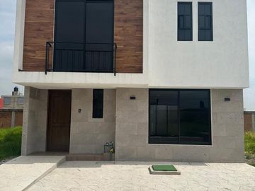 CASA EN VENTA CONDOMINIO CASCO DE LA HACIENDA TOLUCA
