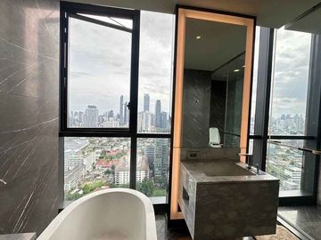 2 Bedroom Condo for rent at The Monument Thong Lo