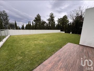 Renta de Casa Amueblada en Club de Golf los Encinos