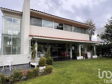 Renta de Casa Amueblada en Club de Golf los Encinos