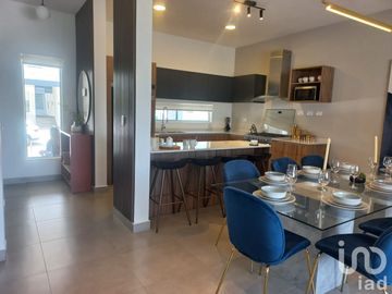 CASA EN VENTA UBICADO AL PONIENTE DE LA ZONA METROPOLITANA DE MONTERREY, DOMINIO CUMBRES