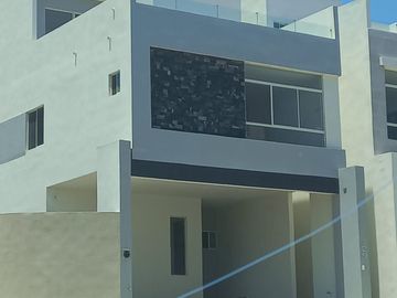 CASA EN VENTA UBICADO AL PONIENTE DE LA ZONA METROPOLITANA DE MONTERREY, DOMINIO CUMBRES