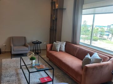CASA EN VENTA UBICADO AL PONIENTE DE LA ZONA METROPOLITANA DE MONTERREY, DOMINIO CUMBRES
