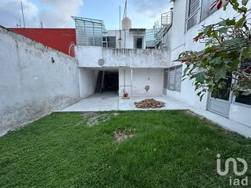 Casa en venta en Colonia Resurgimiento