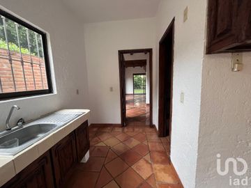 Espectacular Casa en Venta en Lomas de Atzingo, Seguridad, Zona Norte Cuernavaca,