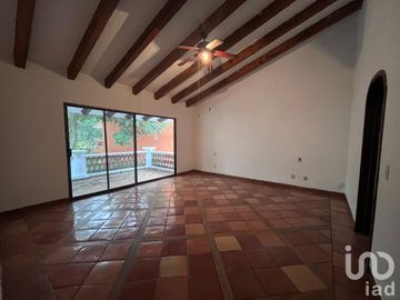 Espectacular Casa en Venta en Lomas de Atzingo, Seguridad, Zona Norte Cuernavaca,