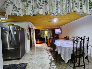 CASA EN VENTA EN JARDINES DE MORELOS, SECCIÓN BOSQUES, ECATEPEC DE MORELOS