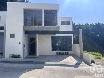 Estrena Casa Moderna con Seguridad en la Zona Norte de Cuernavaca