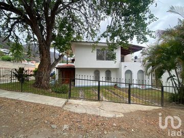 HERMOSA CASA EN AJIJIC
