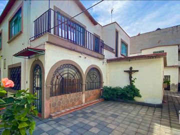 CASA EN VENTA EN LA COLONIA PUEBLA, VENUSTIANO CARRANZA